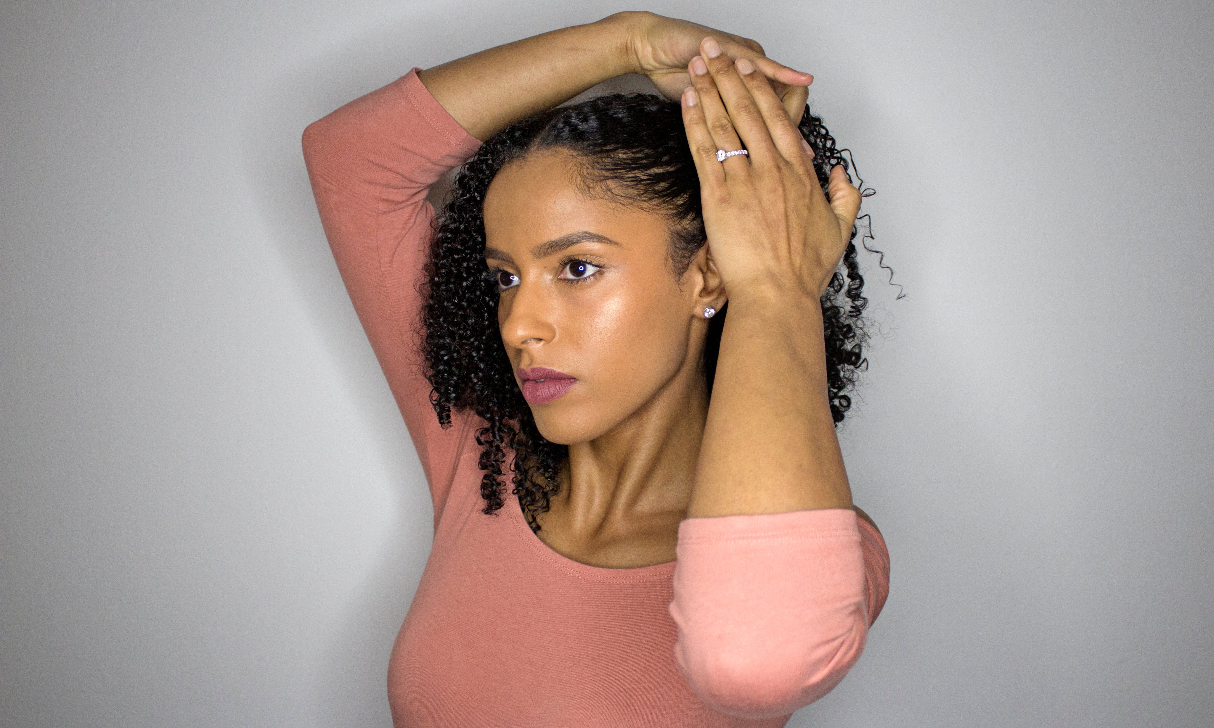 Create Smooth and Frizz-Free Curls