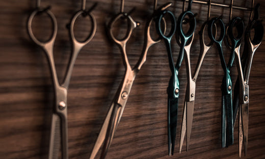 The Ultimate Guide to Cutting Curly Hair: Expert Tips and Techniques