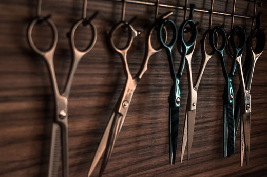 The Ultimate Guide to Cutting Curly Hair: Expert Tips and Techniques