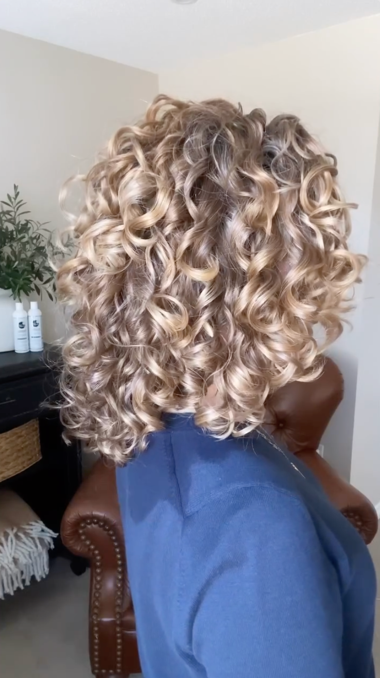 Essential Tips for Coloring Curly Hair: What You Need to Know Before You Start