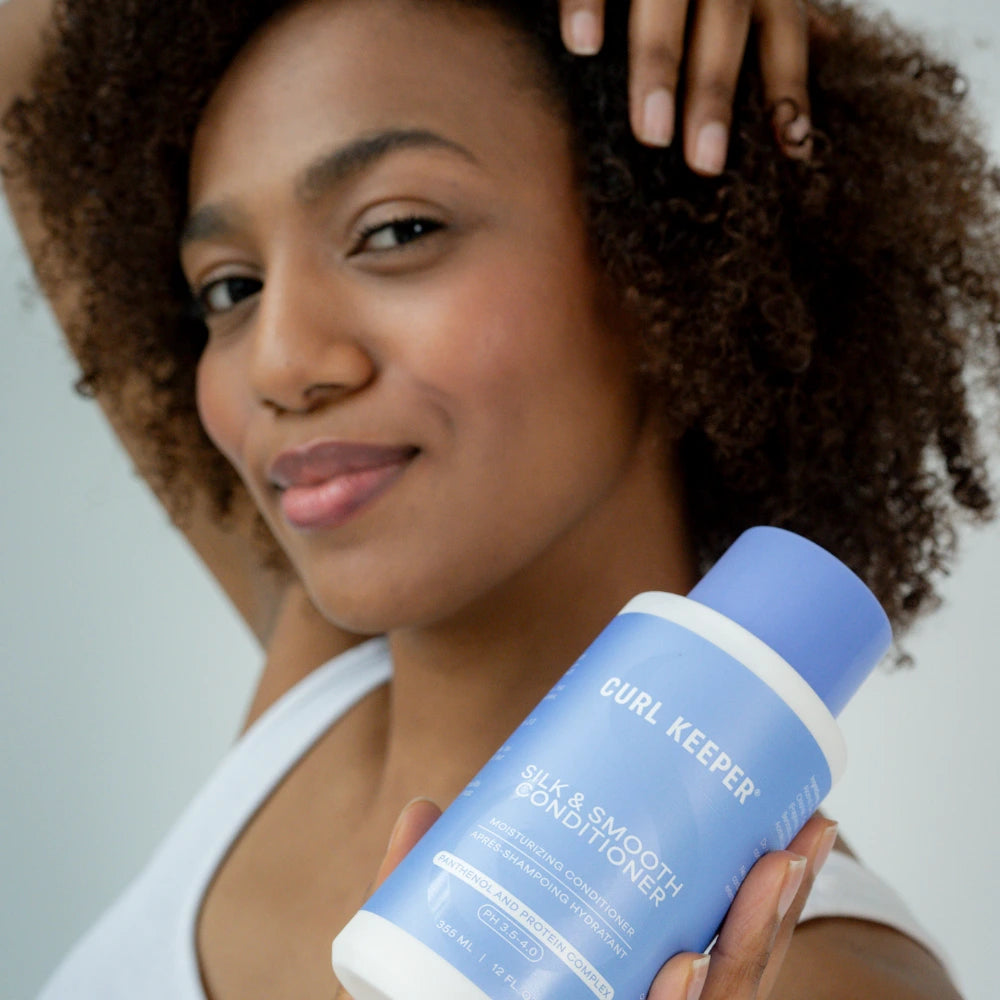 CurlKeeper_-_MoisturizingConditioner_-_Silk_SmoothConditioner-_12oz_-_Lifestyle4A.webp